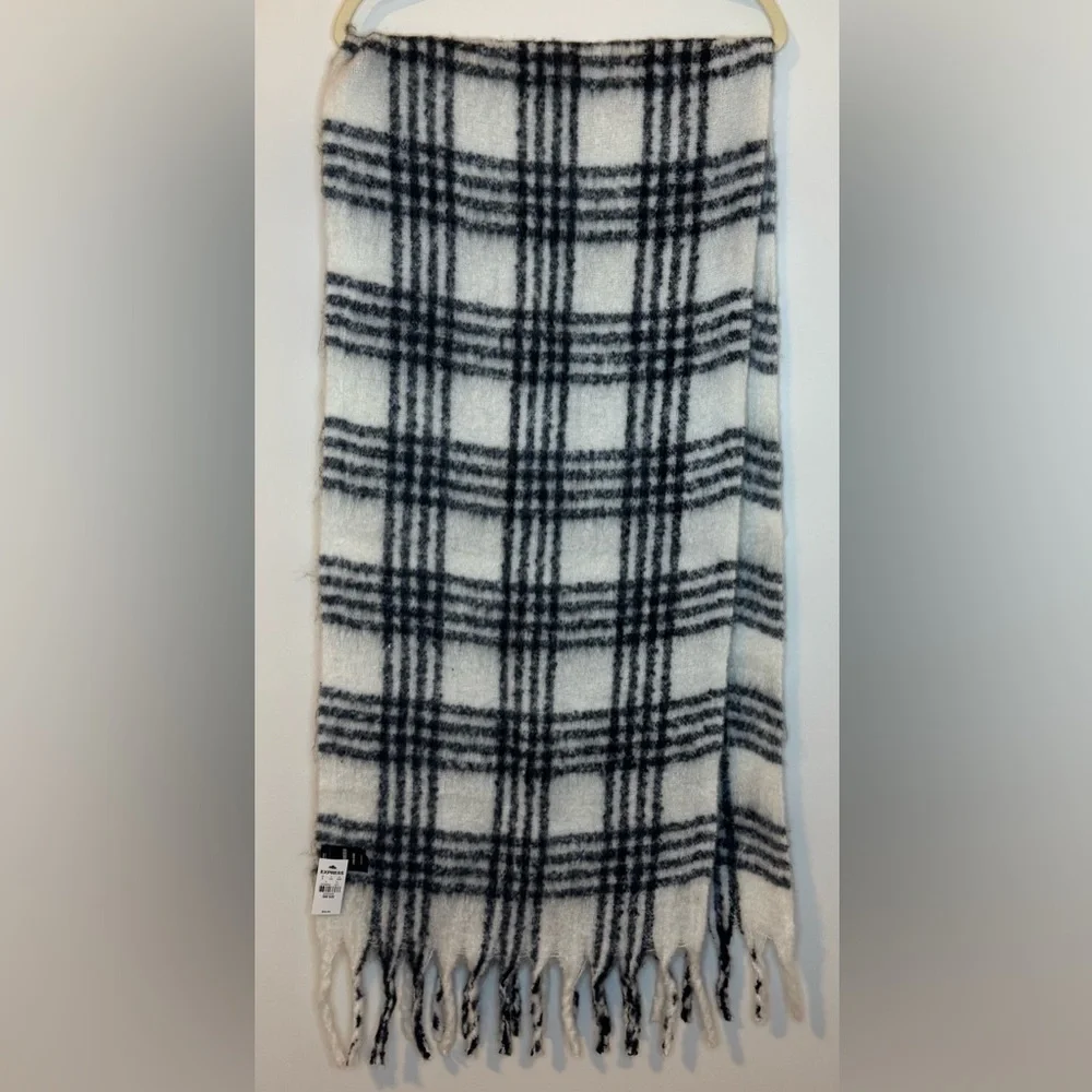 NEW Express Chunky Thick Scarf Oversized with Fringe Detail One size
